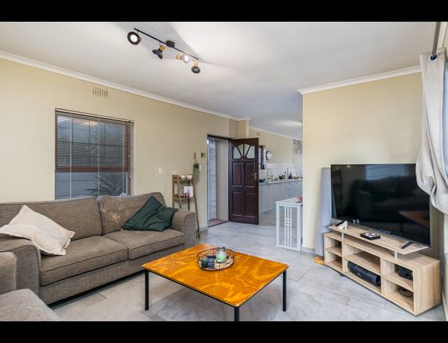 3 BEDROOM FREEHOLD SOLD IN WEST BEACH